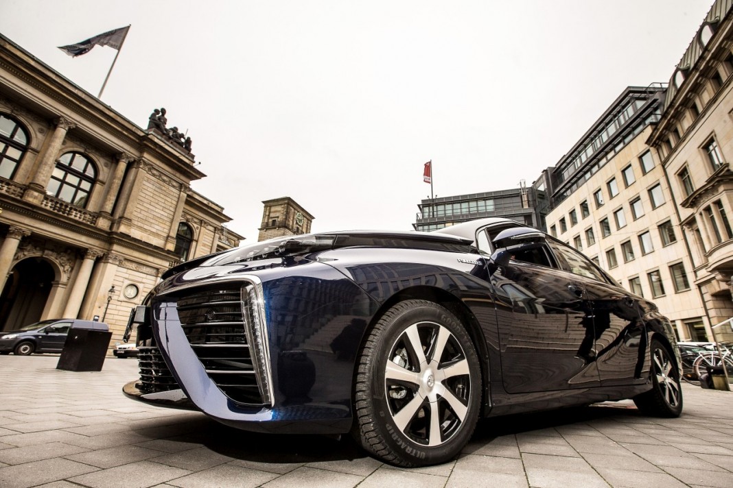toyota mirai