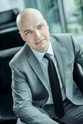 Tomasz Puch, Dyrektor Działu Rynków Kapitałowych Nieruchomości Biurowych i Magazynowych, JLL