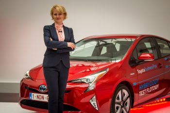 Przekazanie nowej Toyoty Prius 4 generacji