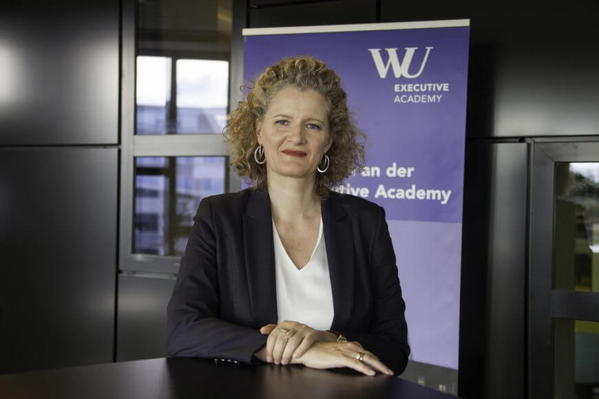 prof. Barbara Stöttinger