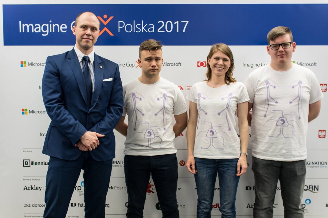 Idea_hunters, od lewej: mjr dr. inż. Mariusz Chmielewski (mentor zespołu), Paweł Pieczonka, Magdalena Lebiedziewicz, Bartosz Dudziński