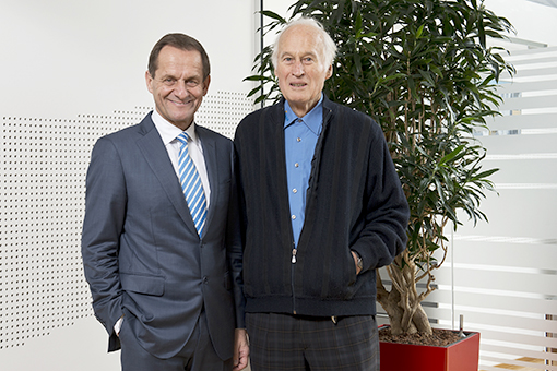 Alfons Hörmann (z lewej) oraz założyciel firmy Eberhard Schöck