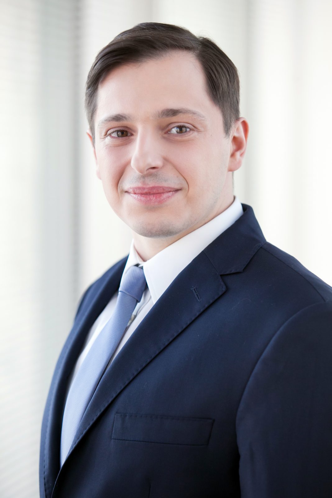 Adrian Semaan, Konsultant w Dziale Powierzchni Przemysłowych i Logistycznych, Cushman & Wakefield