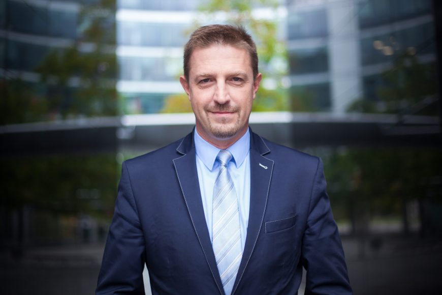 Michał Sikora, konsultant ds. gruntów, spraw technicznych i Specjalnych Stref Ekonomicznych w dziale powierzchni przemysłowych i logistycznych firmy Cushman & Wakefield