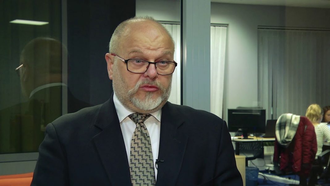 dr Jacek Furga, prezes AMRON SA