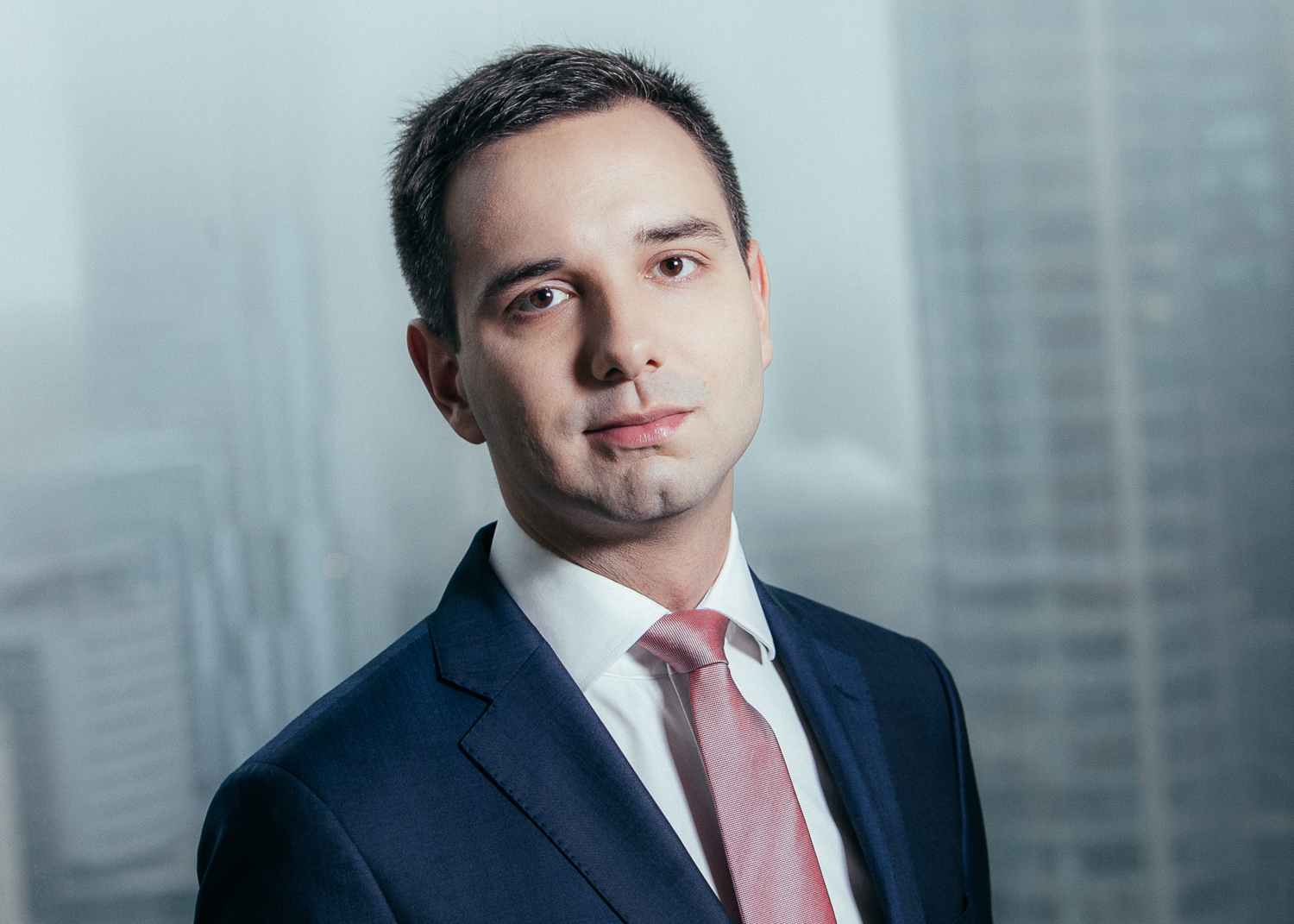 Damian Olko, Starszy konsultant w zespole analiz ekonomicznych Deloitte