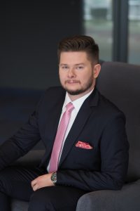 Hubert Oleksiak, Starszy Konsultant w Dziale Wynajmu Powierzchni Handlowych, JLL