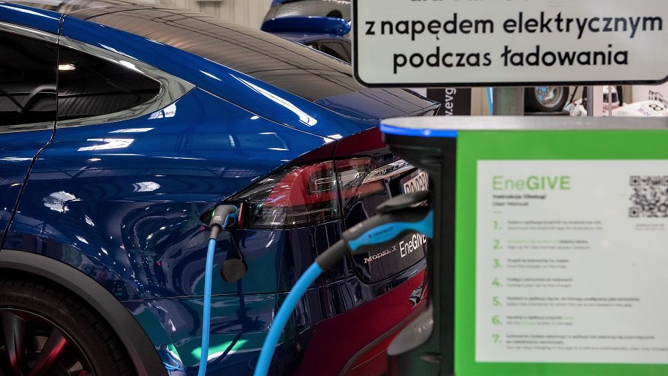elektryczny tesla