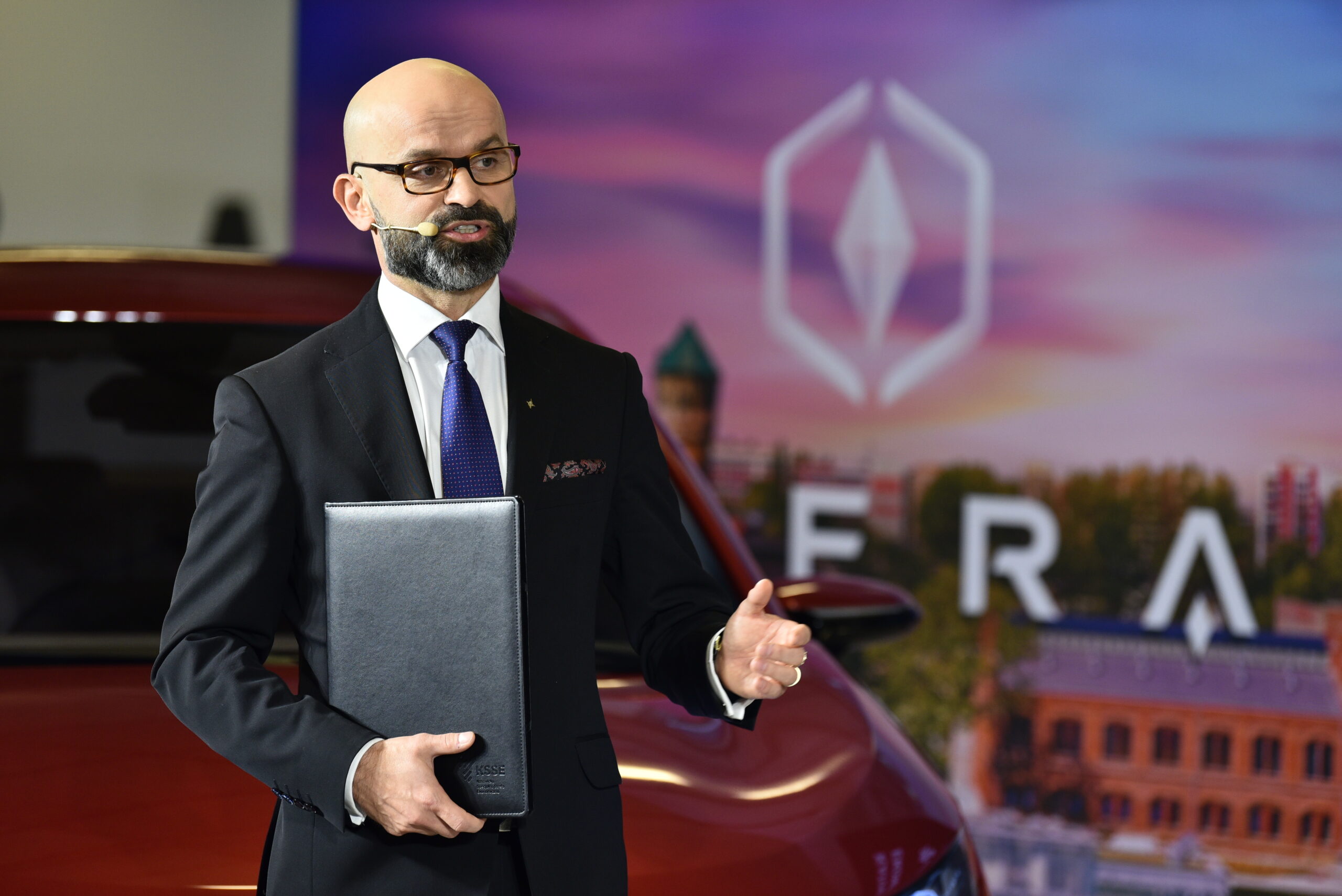 OG£OSZENIE DECYZJI O WYBORZE LOKALIZACJI FABRYKI POLSKIEJ MARKI SAMOCHODÓW ELEKTRYCZNYCH IZERA