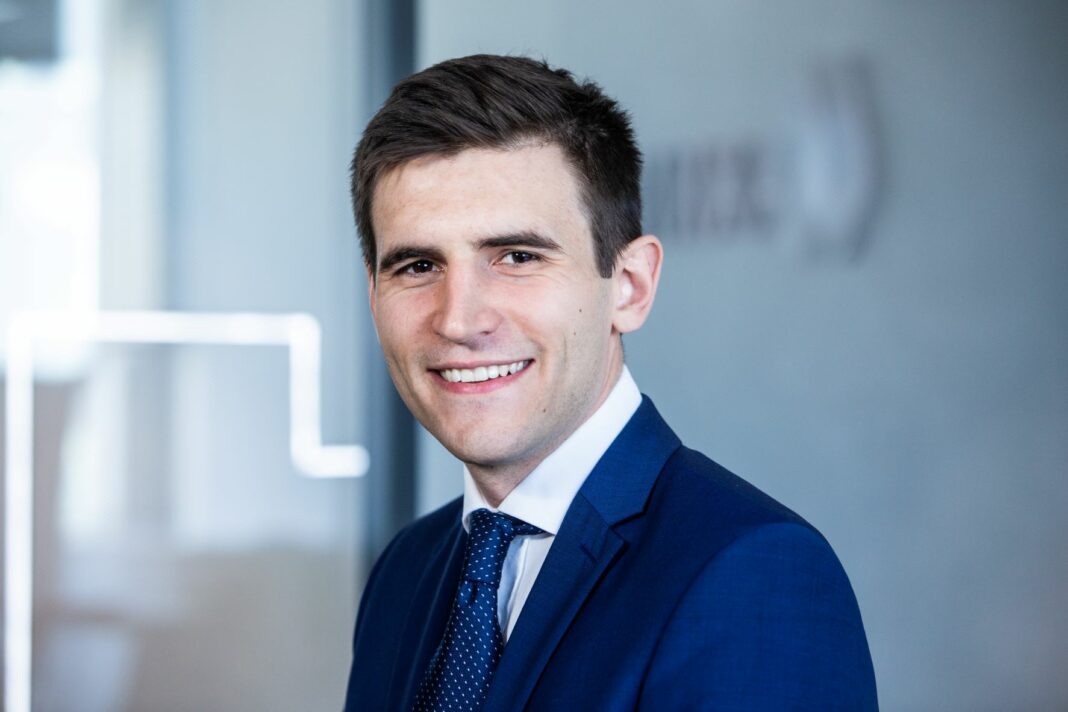 Jakub Wojtera, Konsultant, Dział Powierzchni Przemysłowych i Logistycznych, AXI IMMO