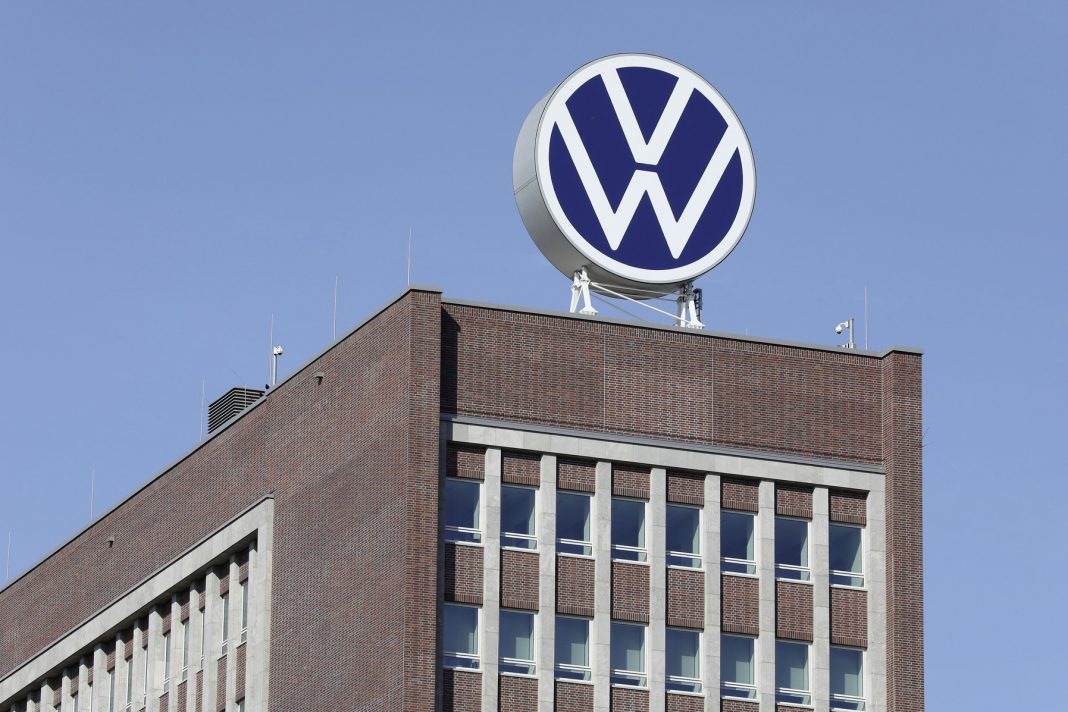 Markenhochaus (Brand Tower) – new Volkswagen logo