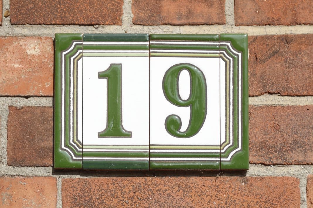 numer 19 tabliczka