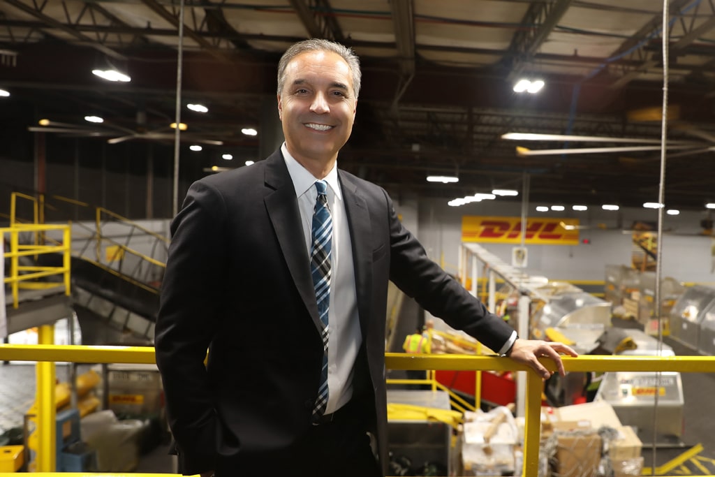 Mike Parra. DHL Express