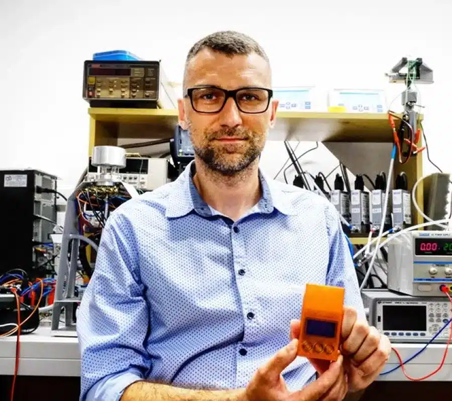 Artur Rydosz, prezes Advanced Medical Equipment