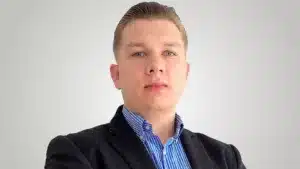 Szymon Sobiecki, konsultant w dziale badań rynku w Knight Frank