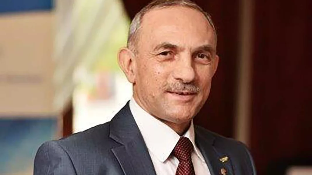 Jan Szynaka jest właścicielem i prezesem Grupy Szynaka Meble w Lubawie, prezesem Ogólnopolskiej Izby Gospodarczej Producentów Mebli