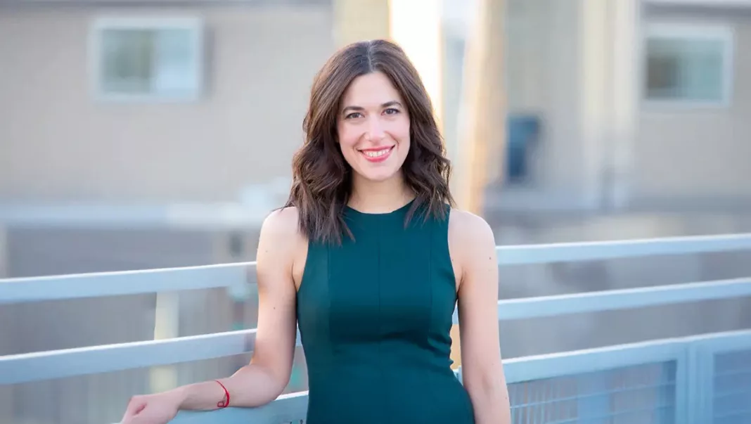Lale Akoner, etoro