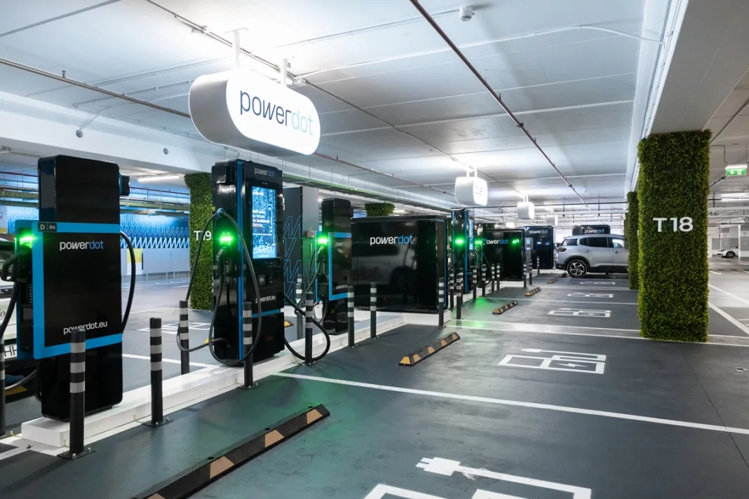 Powerdot przejmuje aktywa InstaVolt w Hiszpanii i Portugalii. Stawia na konsolidację rynku ładowarek